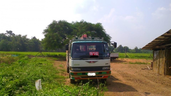รถหกล้อ HINO FC 1J เครื่อง 195 แรง ติดเครน ยูนิค 3.5 ตัน ทะเบียนครบ