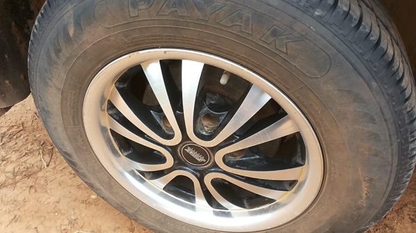 **165,000 บ.ต่อรอง**ขายมังกรทองแค็ปยอดนิยม ISUZU SPACECAB2.5SL 90HPปี36/93 เครื่องเดิมเกียร์เดิม เครื่องทังกรทองยอดนิยม แน่นๆแห้งๆ แรงดี ประหยัดสุด เกียร์ดีไม่หลุดไม่หอน ช่วงล่างเดิมๆคัสซีสวยเดิม ไม่ปะไม่ดาม ไม่มีผุ กระบะสวยมีพื้นปูกระบะ หน้า-หลังเดิมไม่เ