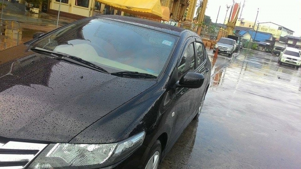 ขายhondacity 2013 สีดำ สภาพสวย 175000