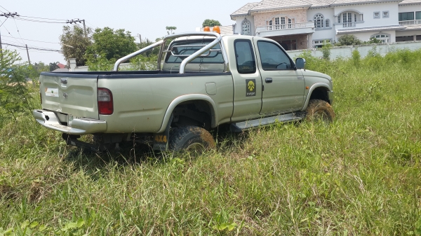 รถปี 02 เครื่อง 1 uz auto วางคาน LN106