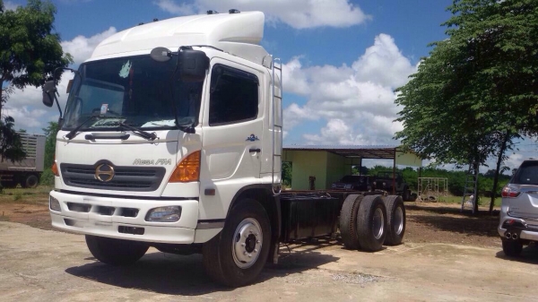 ขายรถสิบล้อหัวแชสซี HINO mega เครื่อง 260 แรง ปี 49 เดิมๆ ตามรุ่น ทะเบียนพร้อม