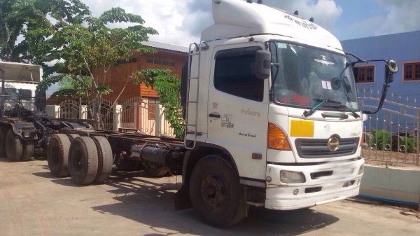 ขายรถสิบล้อหัวแชสซี HINO mega เครื่อง 260 แรง ปี 49 เดิมๆ ตามรุ่น ทะเบียนพร้อม ขายรถสิบล้อหัวแชสซี HINO mega เครื่อง 260 แรง ปี 49 เดิมๆ ตามรุ่น ทะเบียนพร้อม