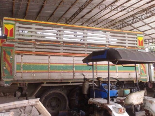 ขายรถบรรทุกสิบล้อดัมพ์ ISUZU ROCKY เครื่องส้ม 175 แรง เกียร์เดิม 2 เพลา กระบะดัม์มิเนียม ทะเบียนพร้อม