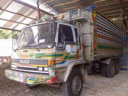 ขายรถบรรทุกสิบล้อดัมพ์ ISUZU ROCKY เครื่องส้ม 175 แรง เกียร์เดิม 2 เพลา กระบะดัม์มิเนียม ทะเบียนพร้อม