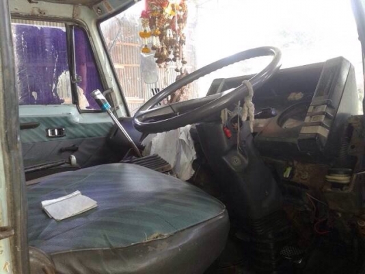 ขายรถบรรทุกสิบล้อดัมพ์ ISUZU ROCKY เครื่องส้ม 175 แรง เกียร์เดิม 2 เพลา กระบะดัม์มิเนียม ทะเบียนพร้อม