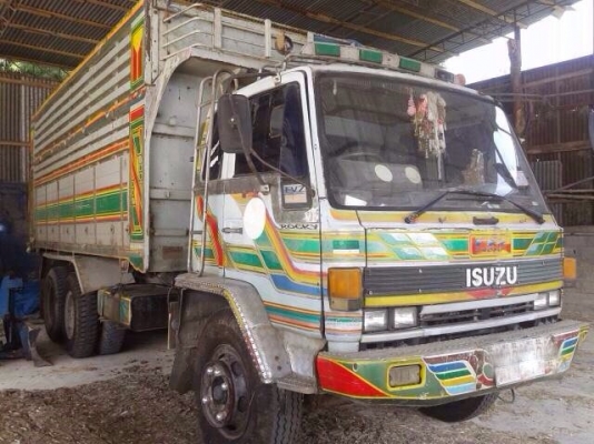 ขายรถบรรทุกสิบล้อดัมพ์ ISUZU ROCKY เครื่องส้ม 175 แรง เกียร์เดิม 2 เพลา กระบะดัม์มิเนียม ทะเบียนพร้อม
