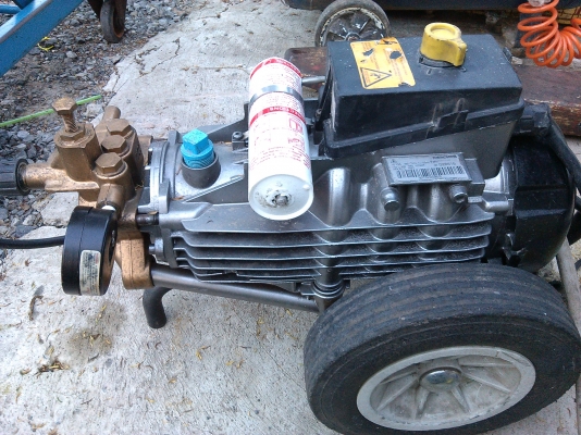 เครื่องฉีดน้ำแรงดันสูง