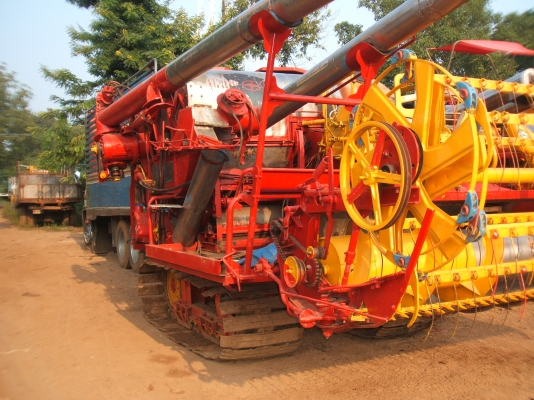 ขายรถเกี่ยวข้าว ศักดิ์พัฒนา อุ้ม 2 ตัน เครื่องยนต์ มิตซู 6D17 210 แรงม้า ตัวเดินโม่บิ๊ก 37 ขายรถเกี่ยวข้าว ศักดิ์พัฒนา อุ้ม 2 ตัน เครื่องยนต์ มิตซู 6D17 210 แรงม้า ตัวเดินโม่บิ๊ก 37