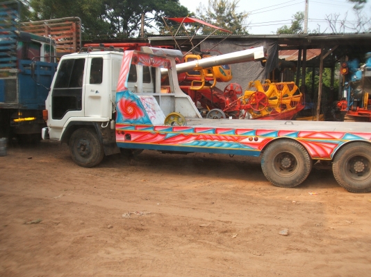 ขายรถบรรทุกเทลเลอร์ สิบล้อ 2 เพลา เครื่องยนต์ 175 แรงม้า คัตซีสวย บันไดไฮดรอลิก สภาพดีพร้อมใช้งาน พร้อมโอน