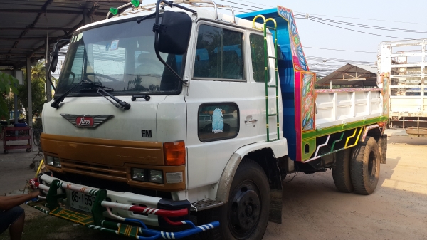 ขายด่วนHINOหกล้อดั้มยาง900เครื่องHO7C 185 แรงสภาพพร้อมใช้แอร์เย็นโทร0843923995