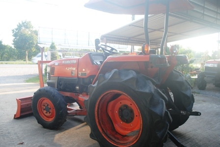 ขายรถไถ Kubota L 3408 (4WD) พร้อมมีดดันหน้า สภาพพร้อมใช้งานครับ ขายรถไถ Kubota L 3408 (4WD) พร้อมมีดดันหน้า สภาพพร้อมใช้งานครับ