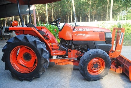 ขายรถไถ Kubota L 3408 (4WD) พร้อมมีดดันหน้า สภาพพร้อมใช้งานครับ