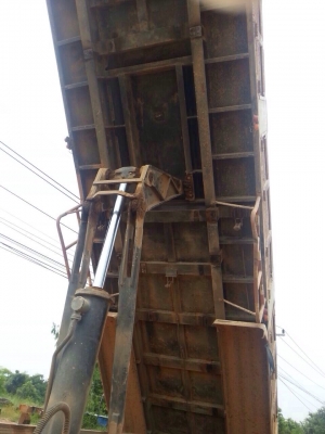 ขายหางเซมิดัมพ์อู่เสรีชัย 2 เพลา ยาว 8.30 เมตร ทะเบียนพร้อม