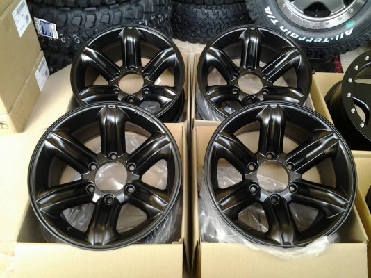 ล้อแม็กซ์ใหม่ตราแรดดำขอบ166รู-0 F8 ลายเล็บเหยียว