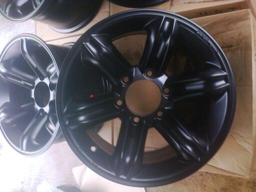 ล้อแม็กซ์ใหม่ตราแรดดำขอบ166รู-0 F8 ลายเล็บเหยียว