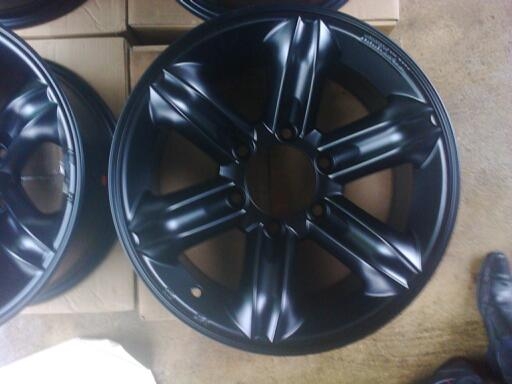 ล้อแม็กซ์ใหม่ตราแรดดำขอบ166รู-0 F8 ลายเล็บเหยียว