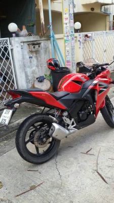 ขายCBR150R สีแดง ปี2011 รถดูแลอย่างดี ขายCBR150R สีแดง ปี2011 รถดูแลอย่างดี