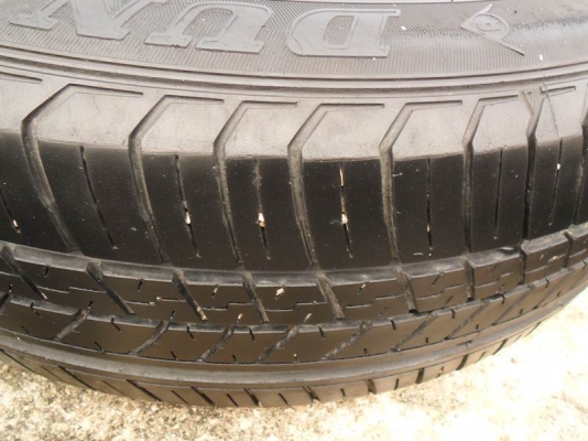 ขายยาง ดันล็อป Dunlop-SP31ขนาด175/60ขอบ15นิ้ว ปี12 เส้นละ400บาท(4 เส้น=1500บ)ดอกหนา ใช้ได้อีกนานT.092-9351644