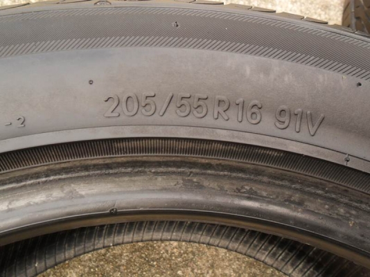 ขายยาง โตโย TOYO-teoขนาด 205/55ขอบ16นิ้ว ปี10 เส้นละ350บาท(มี 2 เส้น=600บ)