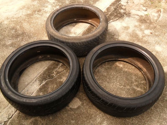 ขายยาง ขอบ17เก่าเก็บ  Champiroขนาด 205/40ขอบ17นิ้ว เส้นละ200บาท(มี 3 เส้น=500บ)