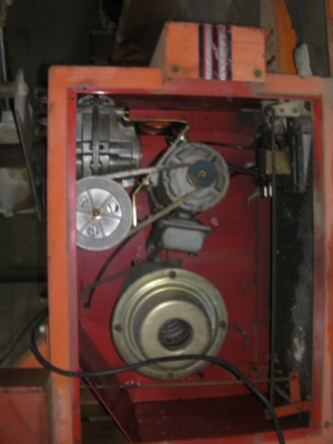 เครื่องถอดยางเก่าญี่ปุ่นขายตามสภาพใช้งานตามปกติยี่ห้อ coats ราคา 18,000บาท