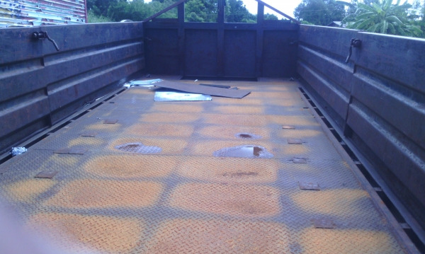 กระบะ 10 ล้อ กระบะบรรทุกเหล็ก