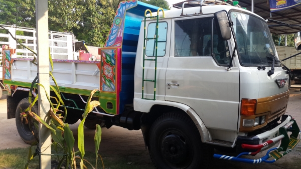 ขายด่วนHINOหกล้อดั้มยาง900เครื่องHO7C 185 แรงสภาพพร้อมใช้แอร์เย็นโทร0843923995