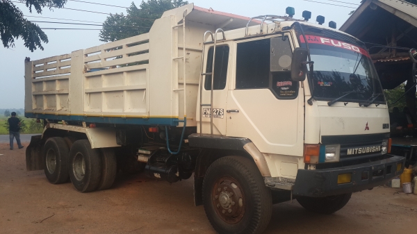 ขายด่วนไอ้หลงโบสองเพลาดั้มซีเรี่ยนสูงFN527MTF 7084สภาพสวยโทร0843923995