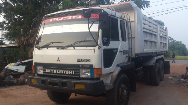 ขายด่วนไอ้หลงโบสองเพลาดั้มซีเรี่ยนสูงFN527MTF 7084สภาพสวยโทร0843923995