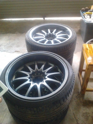 ขาย ce28 ขอบ20 กว้าง9.5,10.5 ใช้ได้3เดือนยาง2014