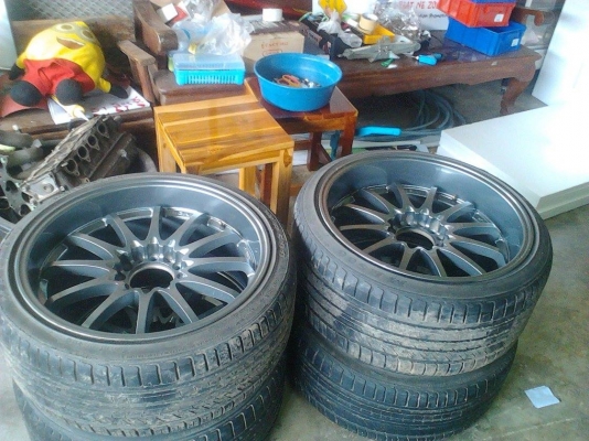 ขาย ce28 ขอบ20 กว้าง9.5,10.5 ใช้ได้3เดือนยาง2014