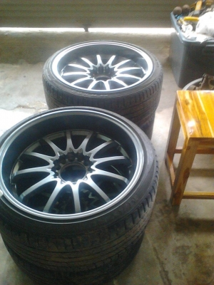 ขาย ce28 ขอบ20 กว้าง9.5,10.5 ใช้ได้3เดือนยาง2014