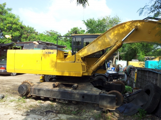 CAT  E200 B  ตัดอะไหล่ขาย