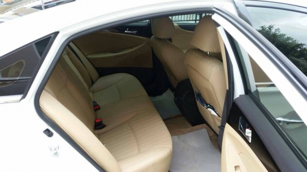 ขายรถ HYUNDAI SONATA SPORT 2.0 S วิ่ง 70,000 กิโล