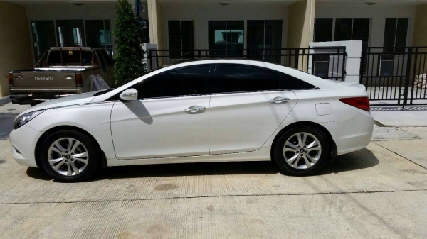 ขายรถ HYUNDAI SONATA SPORT 2.0 S วิ่ง 70,000 กิโล