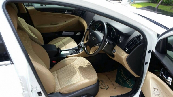 ขายรถ HYUNDAI SONATA SPORT 2.0 S วิ่ง 70,000 กิโล