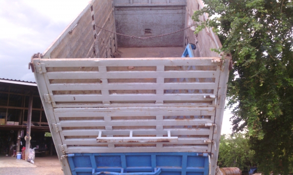 HINO 227 220 แรงม้า 2 เพลาดัมพ์