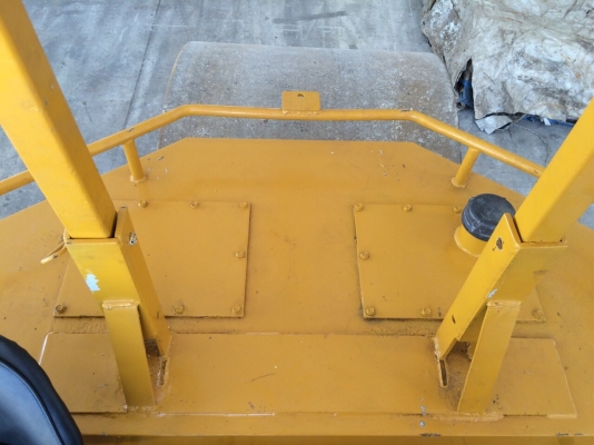 ต้องการขายรถบด3ล้อเหล็กSAKAI R2 ตรวจเช็คทำสีพร้อมใช้ เอกสารเล่มทะเบียน