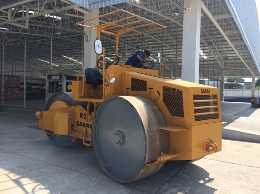 ต้องการขายรถบด3ล้อเหล็กSAKAI R2 ตรวจเช็คทำสีพร้อมใช้ เอกสารเล่มทะเบียน