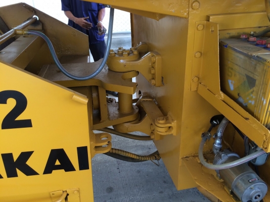 ต้องการขายรถบด3ล้อเหล็กSAKAI R2 ตรวจเช็คทำสีพร้อมใช้ เอกสารเล่มทะเบียน