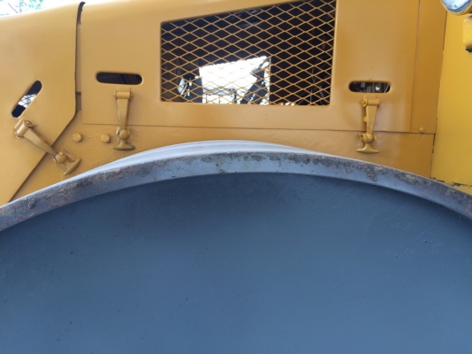 ต้องการขายรถบด3ล้อเหล็กSAKAI R2 ตรวจเช็คทำสีพร้อมใช้ เอกสารเล่มทะเบียน