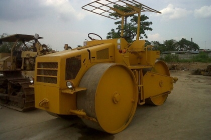 ต้องการขายรถบด3ล้อเหล็กSAKAI R2 ตรวจเช็คทำสีพร้อมใช้ เอกสารเล่มทะเบียน