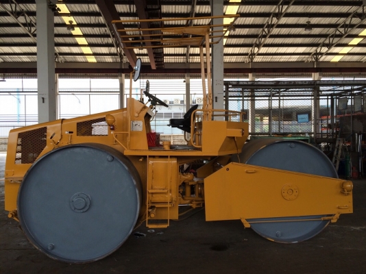 ต้องการขายรถบด3ล้อเหล็กSAKAI R2 ตรวจเช็คทำสีพร้อมใช้ เอกสารเล่มทะเบียน