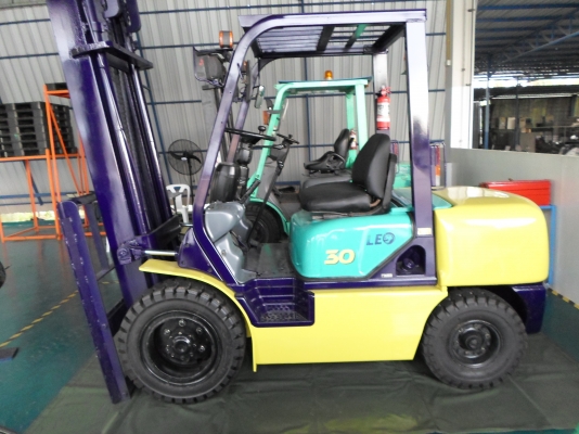 ขายรถโฟล์คลิฟท์ komatsu รุ่น12ขนาด 3 ตัน ดีเซล