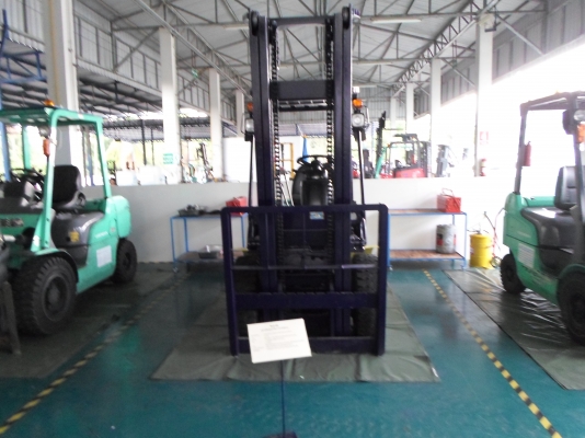 ขายรถโฟล์คลิฟท์ komatsu รุ่น12ขนาด 3 ตัน ดีเซล