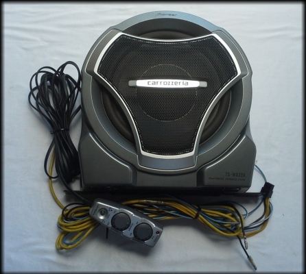 Sub Box Pioneer Carozzeria แบบแอมป์ในตัว วางใต้เบาะนั่ง
