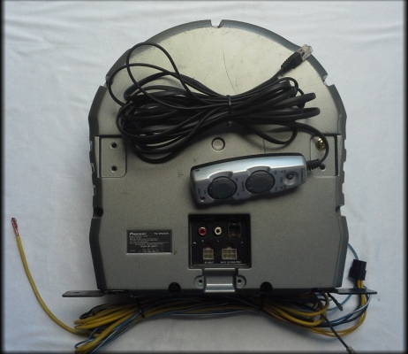 Sub Box Pioneer Carozzeria แบบแอมป์ในตัว วางใต้เบาะนั่ง Sub Box Pioneer Carozzeria แบบแอมป์ในตัว วางใต้เบาะนั่ง