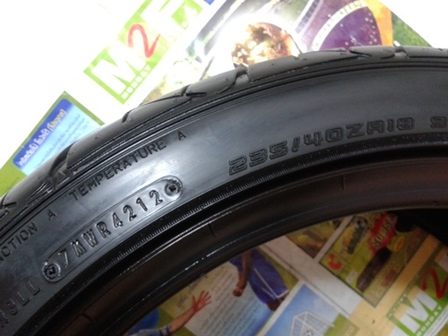 ยาง,235-40-18 DUNLOP LM703 ดอกหนาปลายปี12หนึ่งเส้น 1,500 ยาง,235-40-18 DUNLOP LM703 ดอกหนาปลายปี12หนึ่งเส้น 1,500