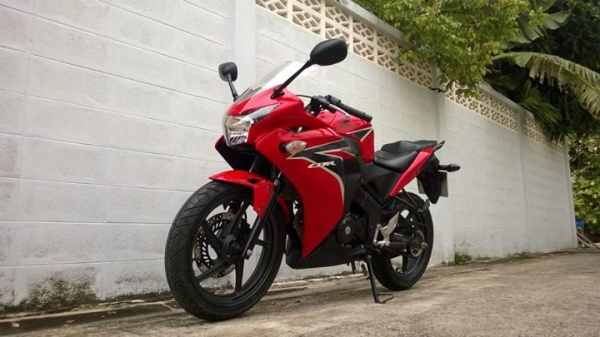 CBR 150i วิ่ง 5700 รถสวย รถบ้าน ใหม่มากๆ เดิมหมด ขายถูก ต่อรองได้