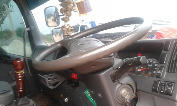 รถอีซูซุ 10 ล้อดั้ม 360 แรงม้า. ปี 55 ( ขายแม่ , ลูก ) , ( รถวิ่ง 2xx,xxx กม. ) สนใจติดต่อ 081 - 6079515 รถอีซูซุ 10 ล้อดั้ม 360 แรงม้า. ปี 55 ( ขายแม่ , ลูก ) , ( รถวิ่ง 2xx,xxx กม. ) สนใจติดต่อ 081 - 6079515